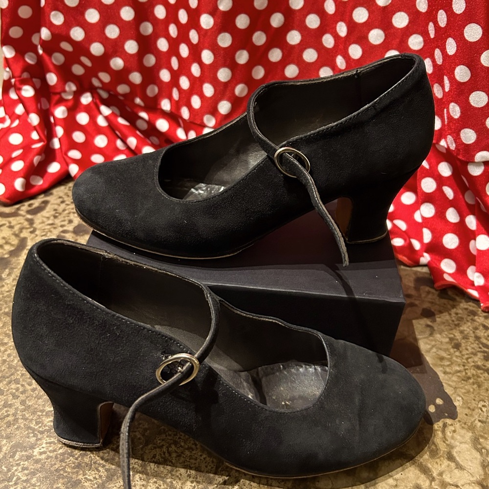 Black suede Flamenco Shoes Roberto Garrudo brand Size 6.5